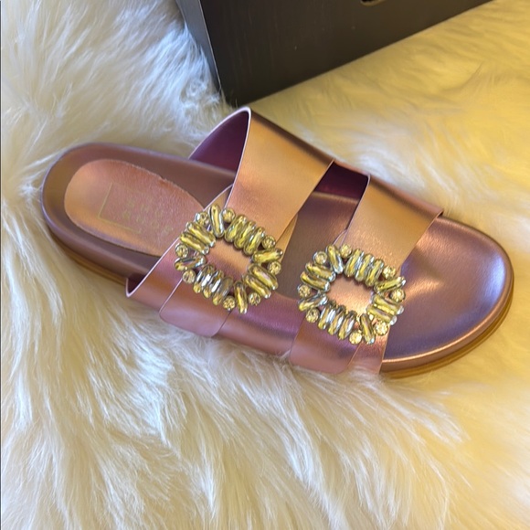 ShuShop Pink Sandals with Sunburst Embellishment - Picture 4 of 8